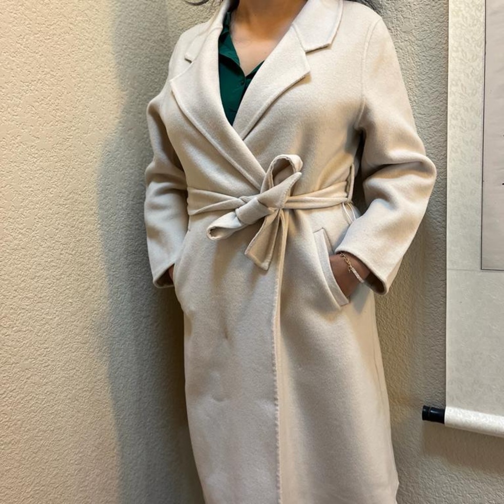 100% Wool Light beige coat Size M (US 8/10)